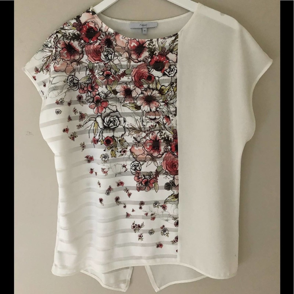 🌴 cream floral blouse NWOT 6/8
